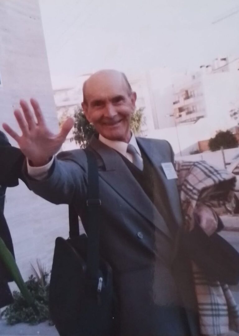 Jesús Raposo Montero en una setmana cultural esperantista a Calafell, l'octubre de 1998 (Wikimedia Commons, CC0).