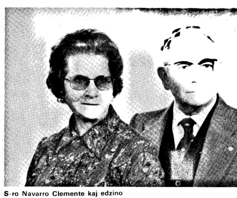 «S-ro Navarro Clemente kaj edzino» — el senyor Navarro Clemente i la seua dona—, la fotografia que obria l'entrevista. La reproducció del butlletí té la cara d'ell redibuixada a mà: el semitò es va perdre en la impressió i algú li va tornar a traçar els ulls, les celles i el perfil.