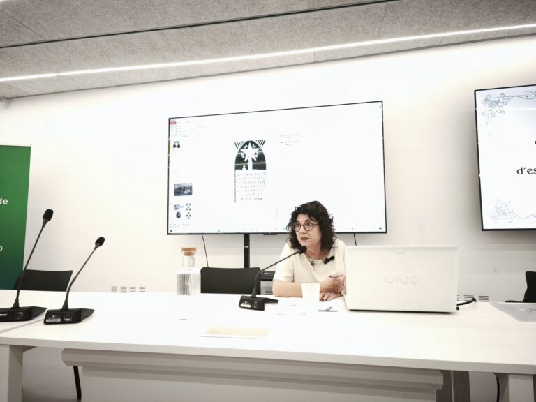 Gisela Alcón Vidal, durant la xarrada a Reus, el 10 d'octubre de 2026.